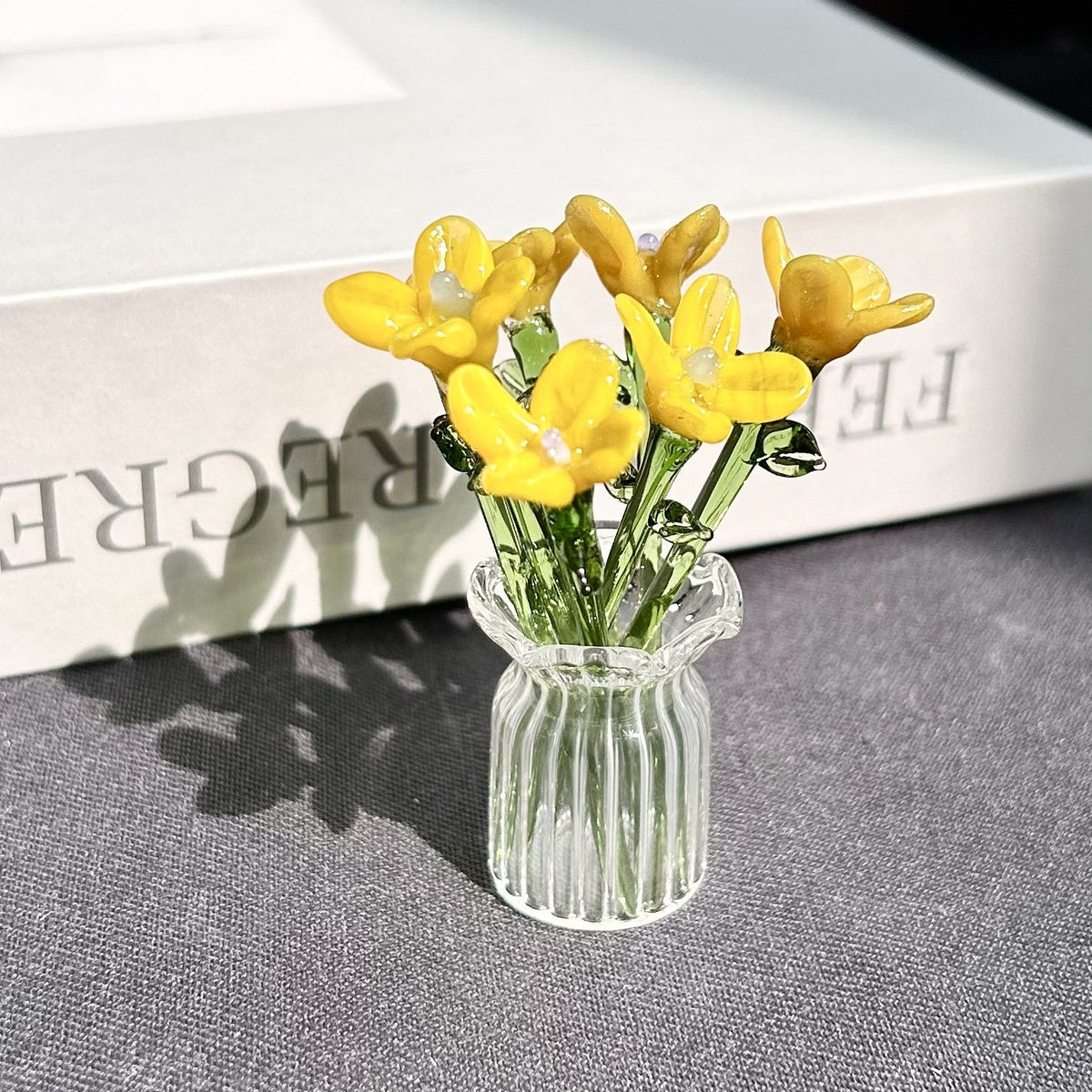 1 Set (7 Flowers+1 Vase) Handcrafted Mini Glass Artificial Flower Ornaments