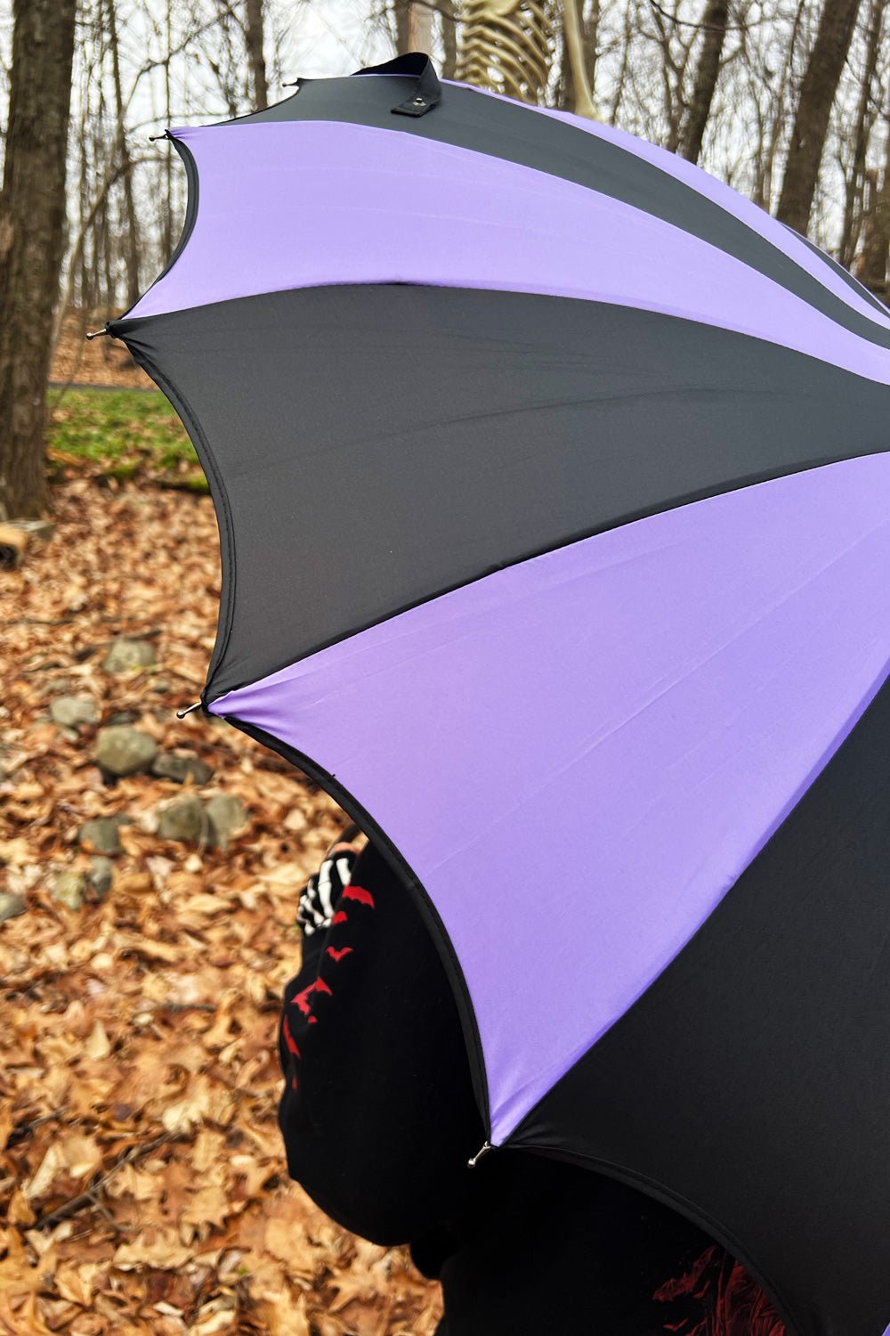 Batwing Pagoda Umbrella [BLACK/LIGHT PURPLE]